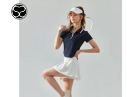 5 Rekomendasi Baju Olahraga Padel Wanita di Bawah Rp300.000