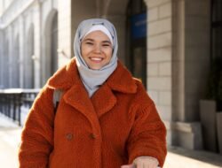 5 Tips Style Hijab untuk Wajah Bulat Menurut Pakar yang Sedang Tren di Industri Fashion Muslimah