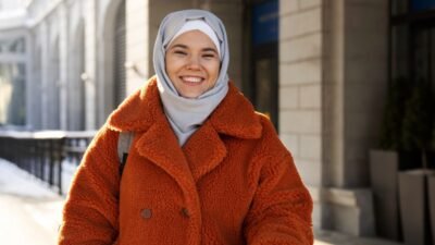5 Tips Style Hijab untuk Wajah Bulat Menurut Pakar yang Sedang Tren di Industri Fashion Muslimah