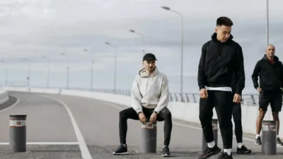 Gaya Streetwear 2025 untuk Anak Muda Outfit Simpel Minimalis