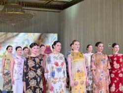 Pesona Taman Bunga dalam Koleksi Batik Danar Hadi Terbaru