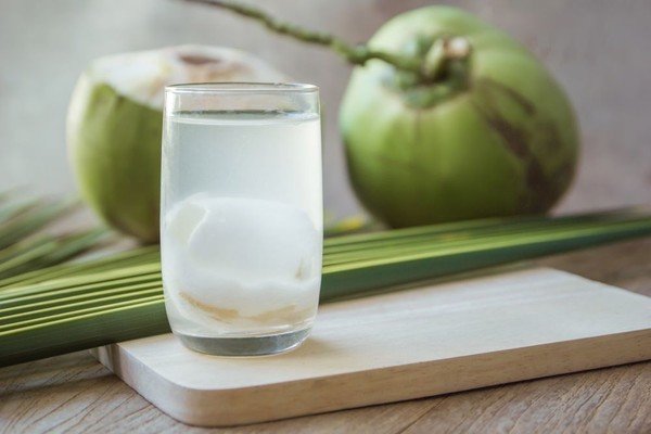air kelapa untuk kulit