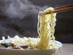 9 Makanan Berbahaya dengan Mi Instan, Nomor 4 Sering Jadi Favorit Anak Kos