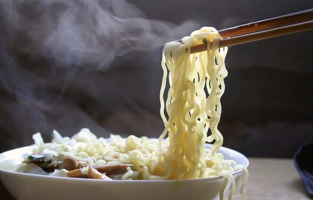 makanan berbahaya dengan mi instan