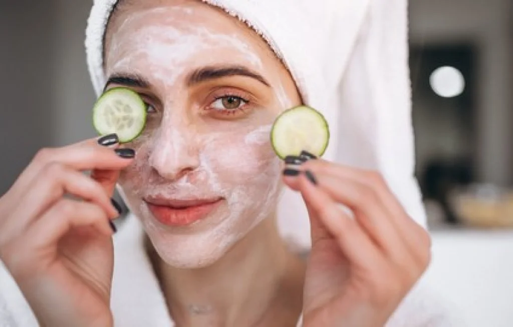 masker timun di rumah