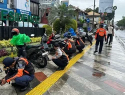 Razia Parkir Liar Margonda Pemkot Depok Kempeskan Ban 18 Motor
