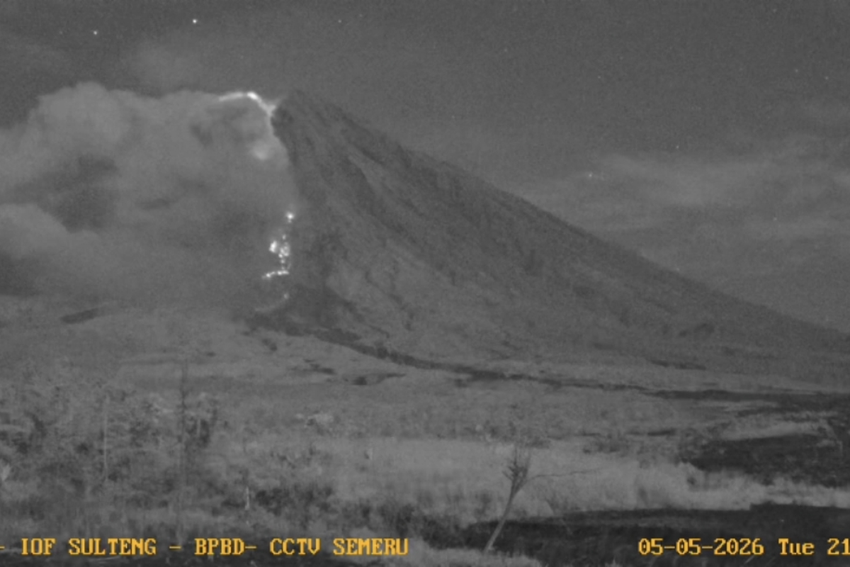 Semeru Erupsi