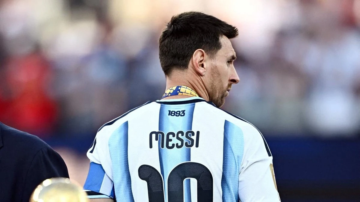 Messi pensiun timnas